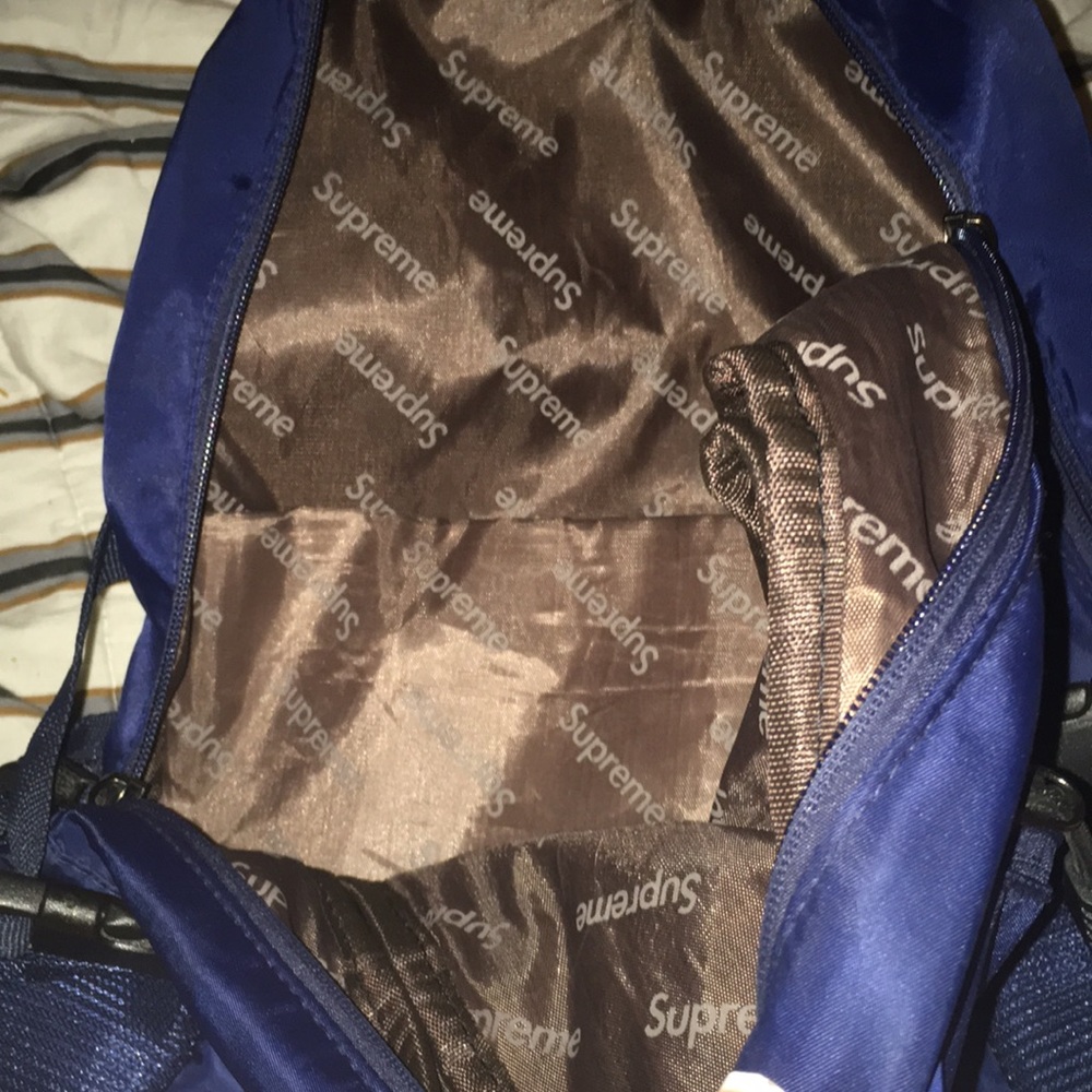 Supreme back pack - Picture 3 of 4